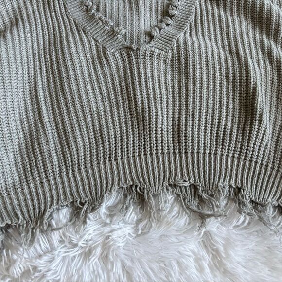 Zaful Sweater Raw Hem Fringe Long Sleeve Vneck Womens Medium - Picture 4 of 8